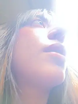 Mia fiire online show from January 6, 7:17 pm