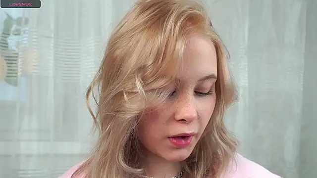 AunclreaVache online show from March 27, 11:11 am