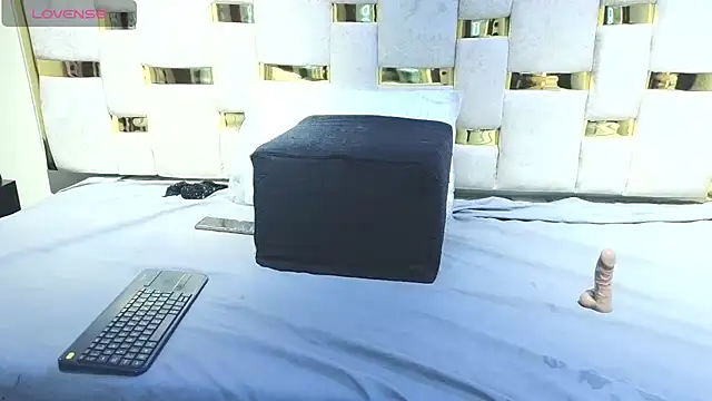  Caroline34 online show from February 7, 11:47 am