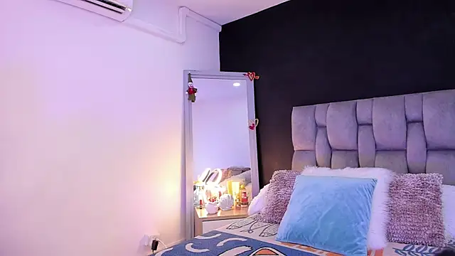 MeganFooster online show from December 18, 12:48 am