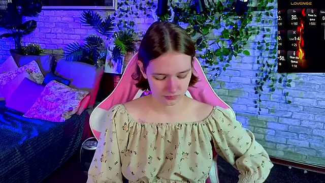 Mia Mooore online show from January 18, 1:40 pm