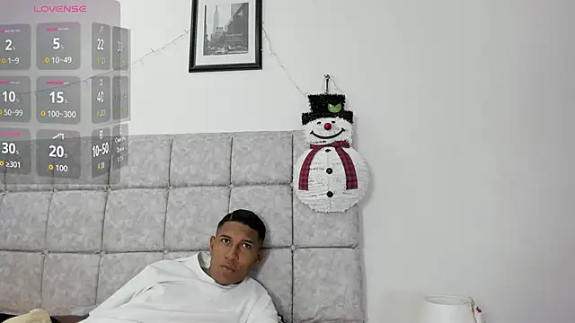 sofiia smith  online show from December 13, 8:48 pm