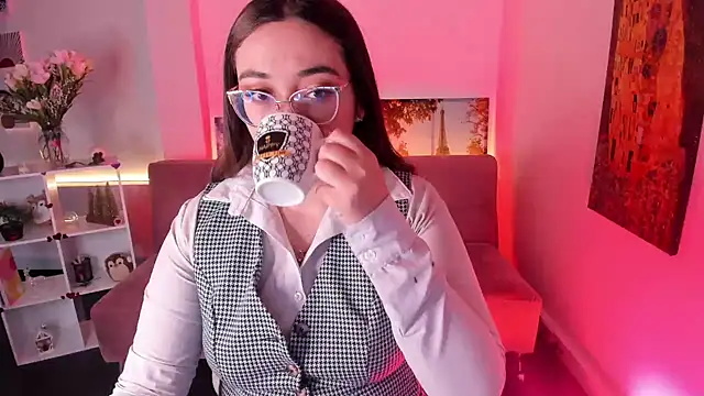 SwettieSammy online show from March 9, 12:08 pm