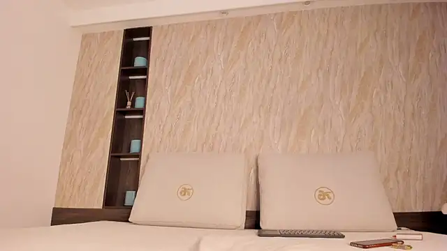 ayla velt online show from March 18, 8:14 pm