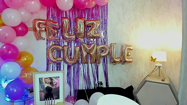 AriaRous online show from March 28, 3:33 pm