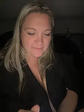 BustyGoddess6969 online show from December 2, 3:52 am