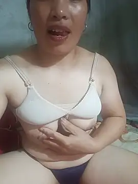 Evelyn-n online show from July 6, 6:07 am