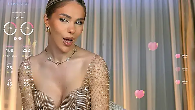 ChloeVelvetx online show from March 25, 9:39 pm