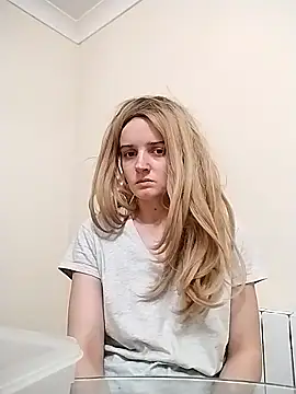 Amy01112 online show from April 3, 6:39 pm