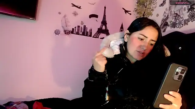 MisNicol online show from January 17, 1:07 pm