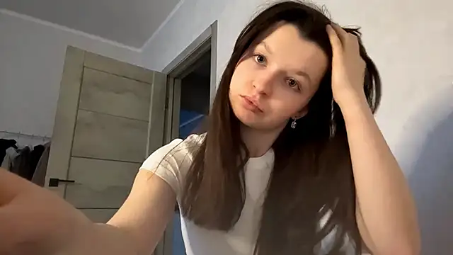 EllieBerrie online show from February 9, 1:24 pm