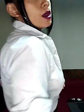 Laura Daza1 online show from February 3, 1:38 pm