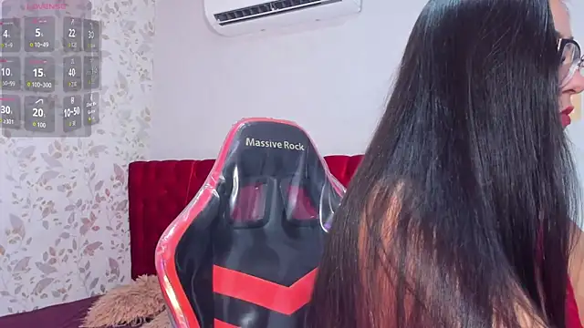 isa bellaax online show from December 19, 1:03 pm