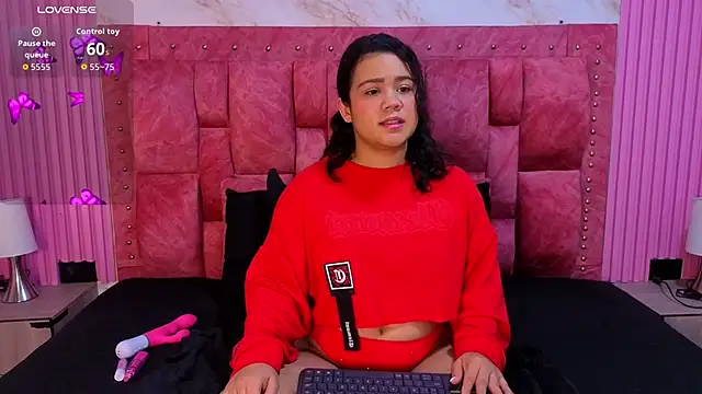 ValeryMorales online show from March 25, 8:45 pm