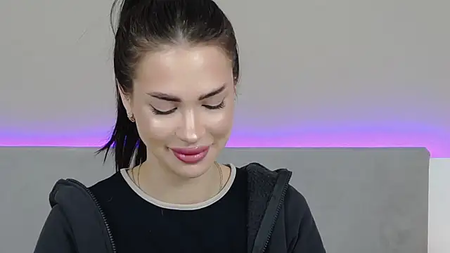 RachaelMils online show from April 4, 4:22 am