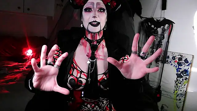 EmpressMorrigan online show from April 30, 4:34 pm