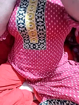 hottyrose69 online show from January 15, 10:05 pm