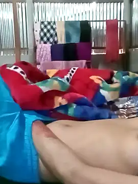 naughtygirl96 online show from April 6, 4:46 am