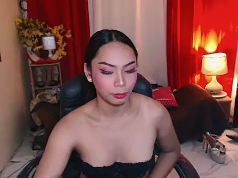kylieEmparado online show from June 4, 1:44 am