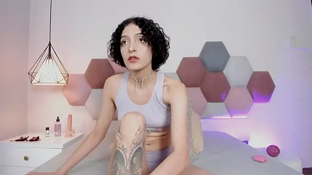 LyraVendrell online show from April 9, 12:35 am