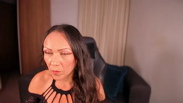 Cleoember  online show from January 8, 12:03 am