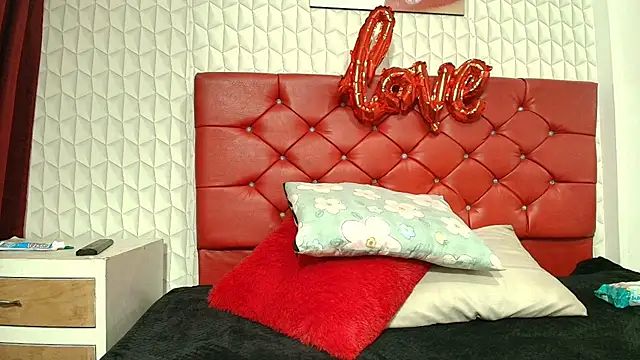 Elizabetth Roman online show from March 9, 7:50 pm