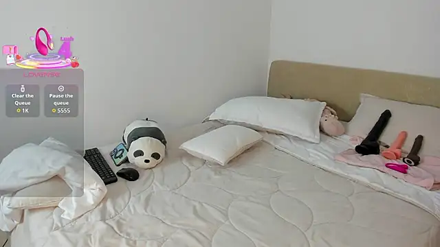 DakothaHyland  online show from February 26, 12:59 pm