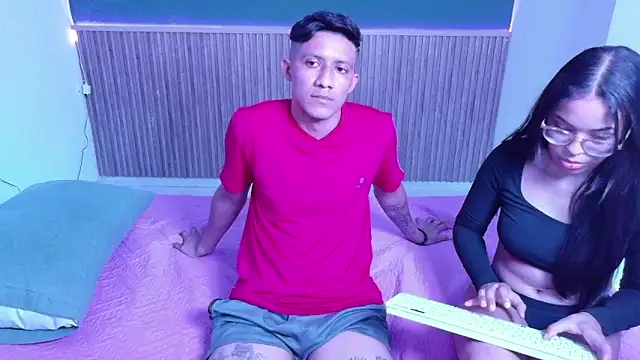 Violet and Dylan online show from December 17, 7:29 pm