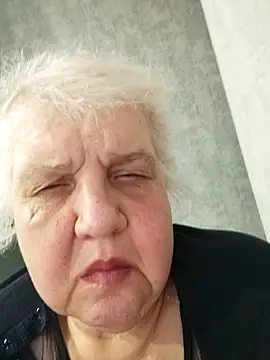 HapinessLovee online show from April 1, 2:58 pm