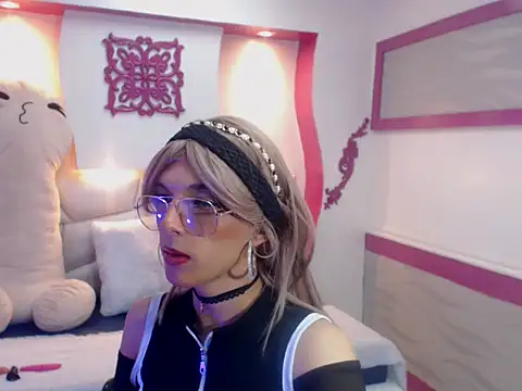 Lis Pearson online show from January 8, 7:07 pm