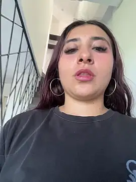 Nahomy Harperr online show from December 22, 1:14 pm