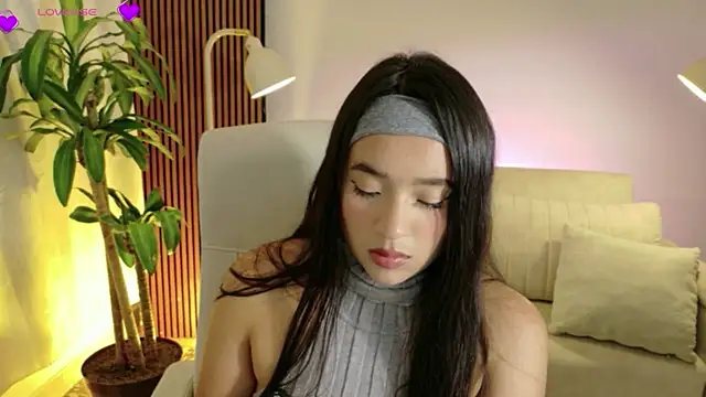 IAM  ZARA online show from April 6, 8:43 pm