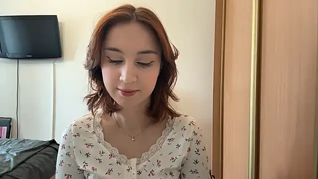 StacieLaudadio online show from January 15, 8:09 am