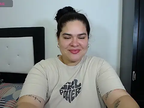 NinaFuentes2X online show from August 5, 2:40 am