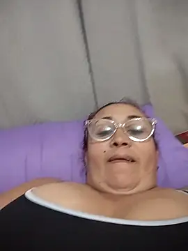 Nini Love  online show from February 18, 2:21 am