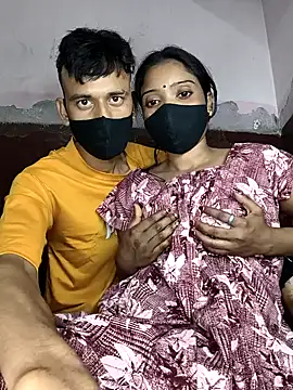 couplegk71 online show from February 13, 12:34 am