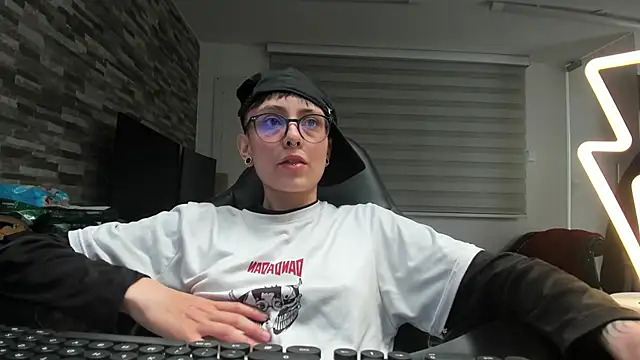 BelaXMeganOfficial online show from June 12, 2:47 pm