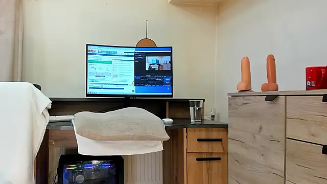 classy medea online show from February 15, 3:20 am