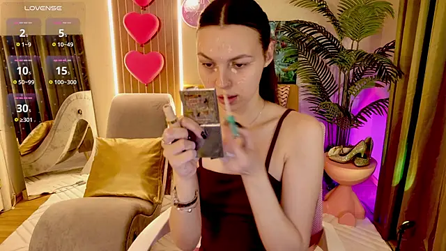 MaxinCarroll online show from April 6, 10:16 am