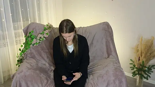 VesperEidolon online show from March 20, 3:17 pm