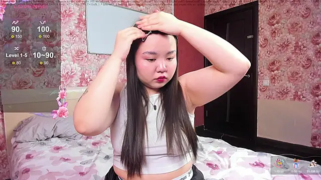 hungrybunny333 online show from February 6, 2:48 am