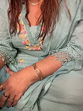 butterflyslay online show from March 2, 5:08 am