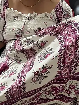 butterflyslay online show from March 29, 11:42 am