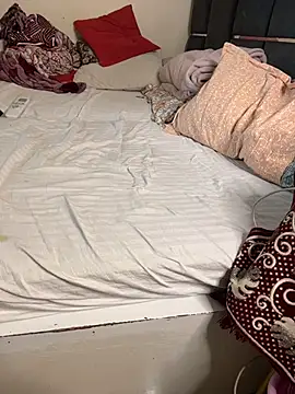 butterflyslay online show from March 28, 10:48 am