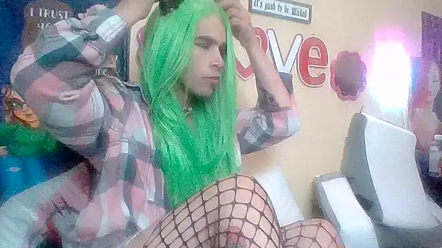 DanielleRavyyn online show from May 4, 2:10 pm