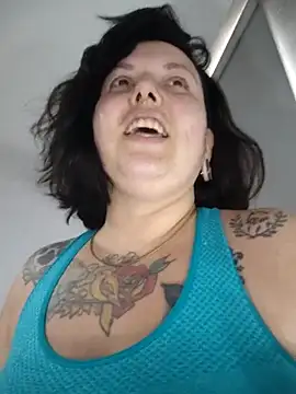 Divine Pouvoir online show from February 26, 8:30 pm