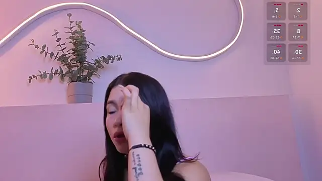 kylie river online show from May 31, 1:50 pm