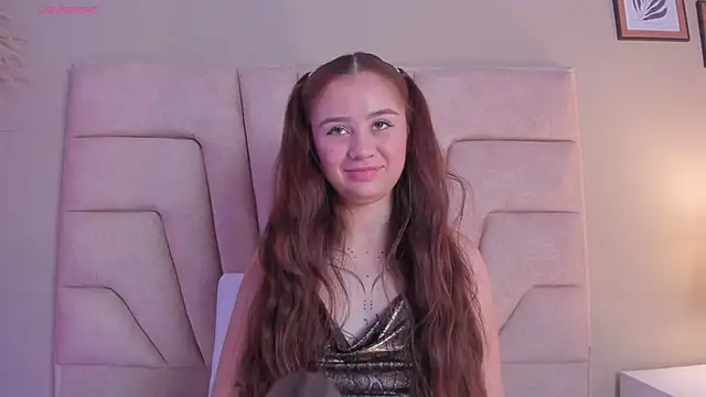 Amelia Saenz  online show from February 5, 7:28 pm