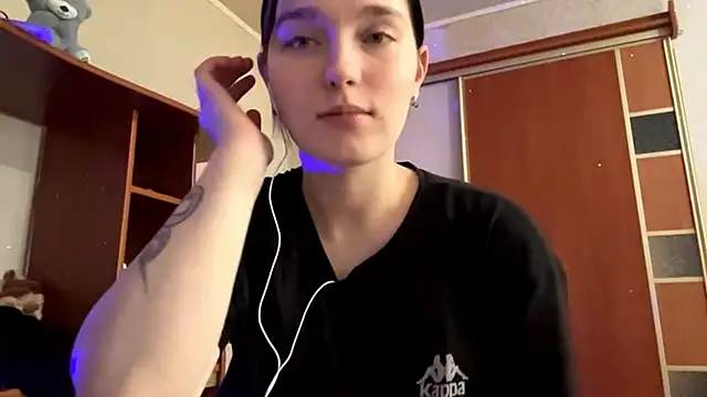 AnalisaFallows online show from January 11, 11:04 am