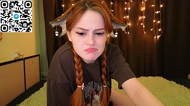 LittleFoxHole online show from January 15, 2:12 pm